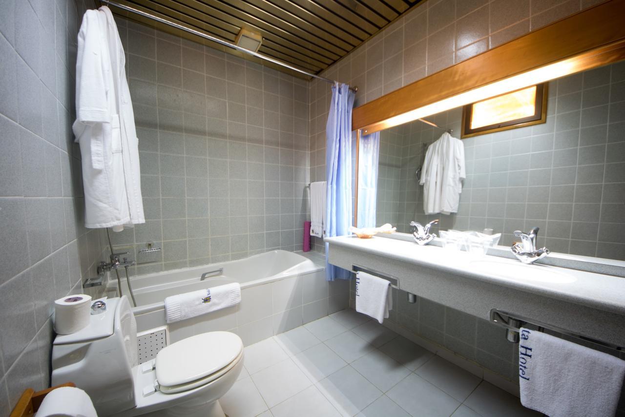 Volta Hotel Akosombo Buitenkant foto