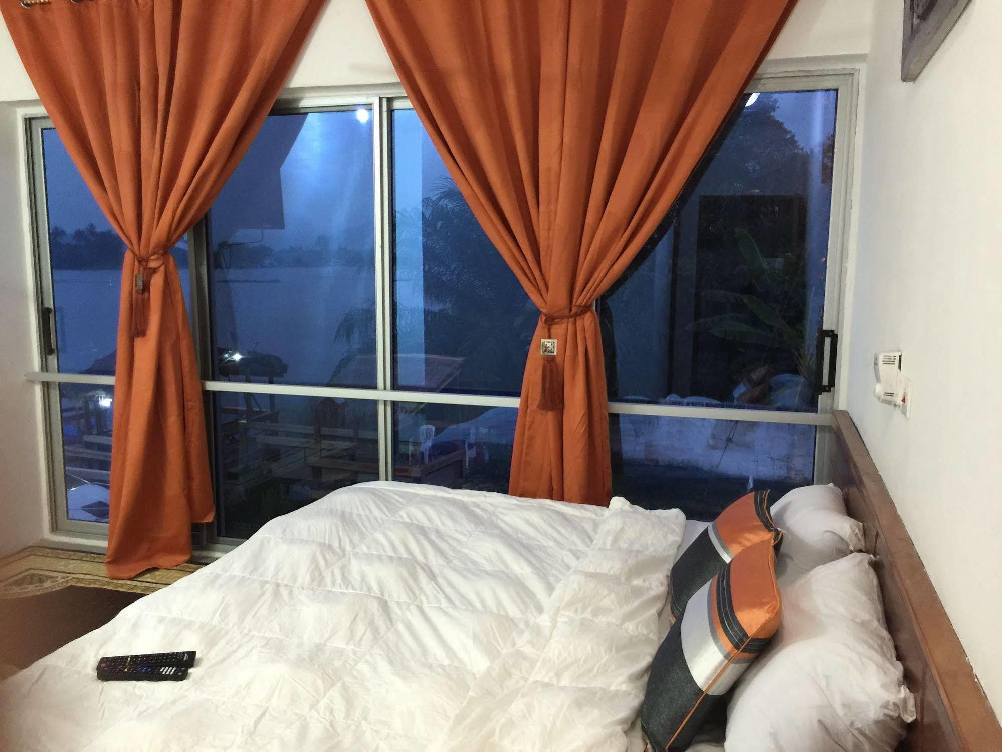 Volta Hotel Akosombo Buitenkant foto