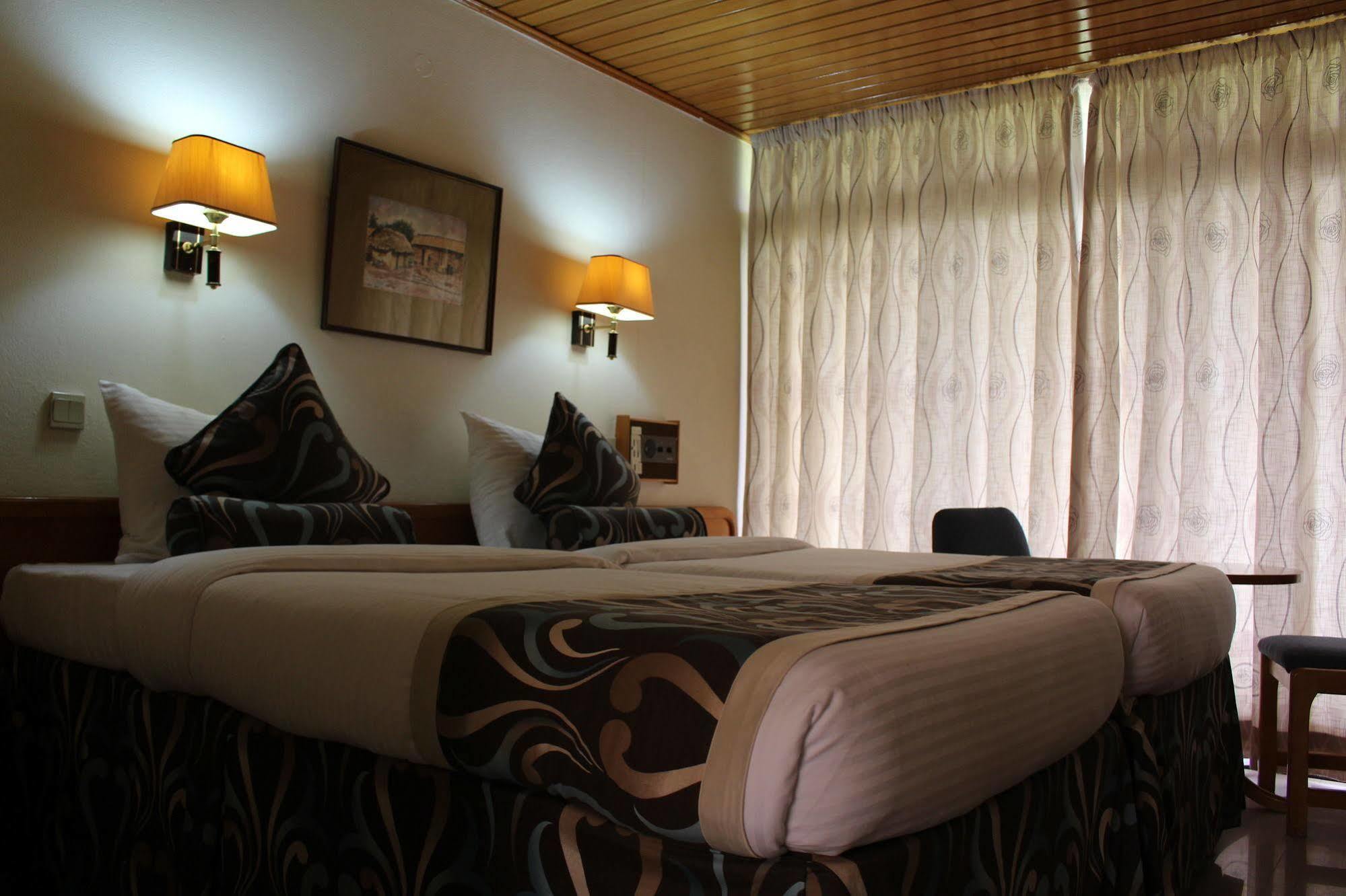 Volta Hotel Akosombo Buitenkant foto